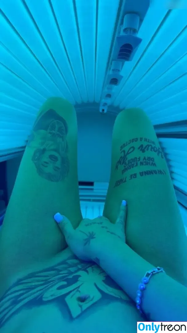 Laura Reeperbahn nude photo #0075 (laura_reeperbahn)