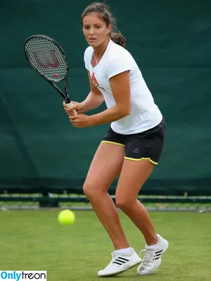 Laura Robson / laurarobson5 nude photo #0057