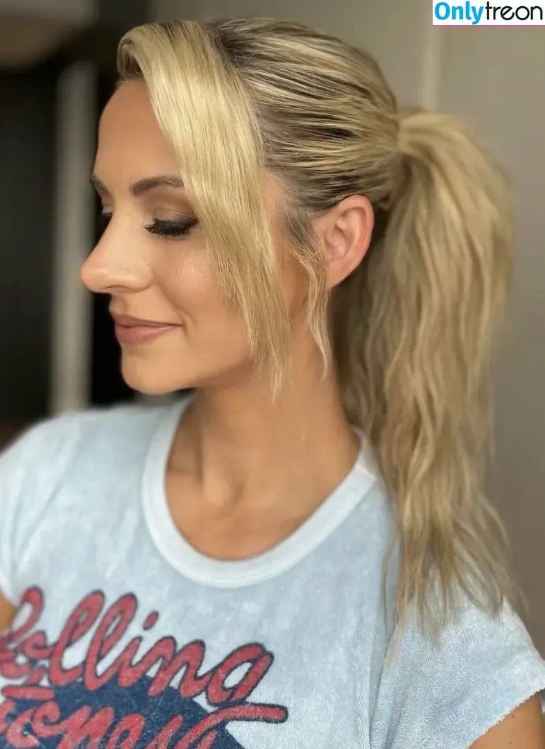 Laura Rutledge nude photo #0039 (lauramrutledge)