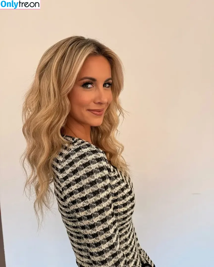 Laura Rutledge nude photo #0072 (lauramrutledge)