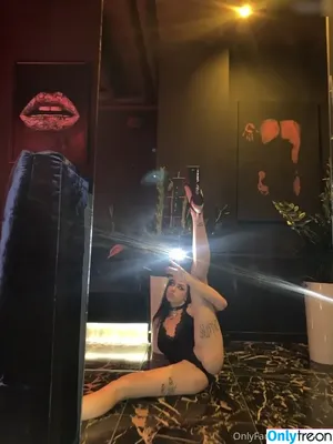 Laura Serafin / larkatomarka / laurakarolinaserafin / laurkaserafin / vulgart nude photo #0091