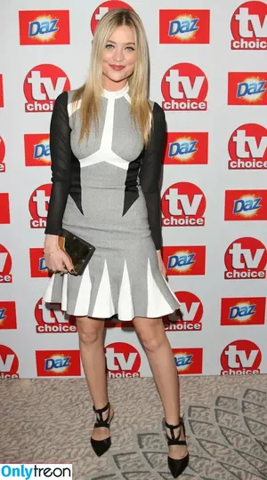 Laura Whitmore / thewhitmore nude photo #0115