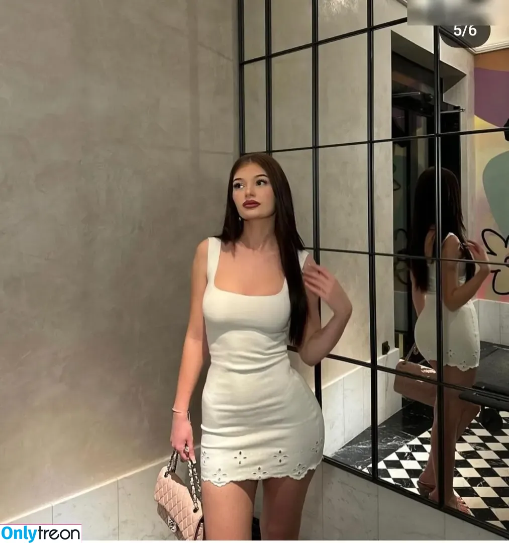 lauraa_.fl nude photo #0071 (lauraa_.fl)