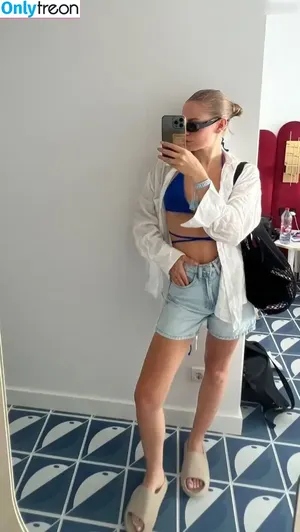 Lauraabla nude photo #0011