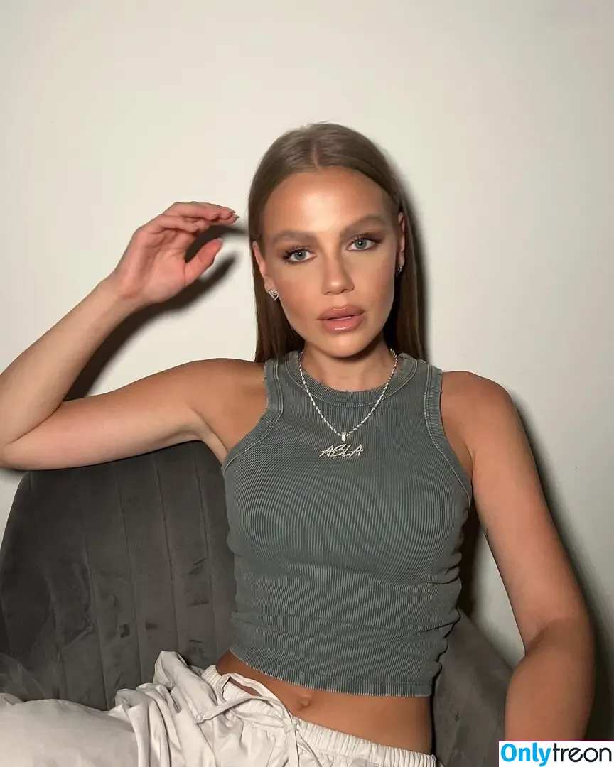 Lauraabla nude photo #0018 (Lauraabla)