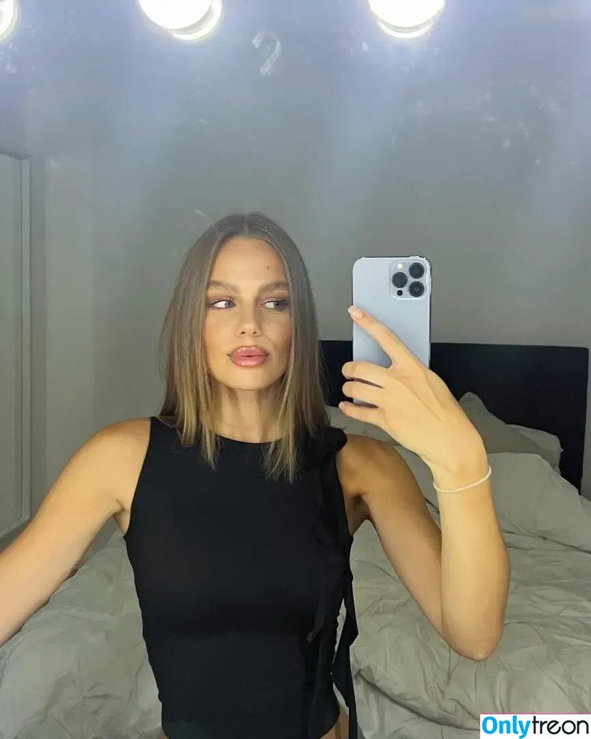 Lauraabla nude photo #0019 (Lauraabla)