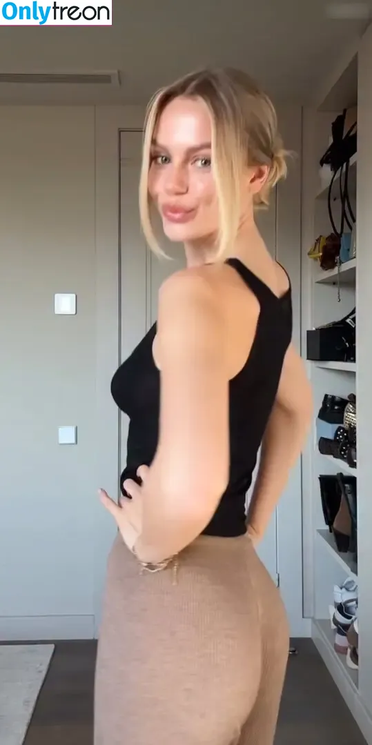 Lauraabla nude photo #0069 (Lauraabla)