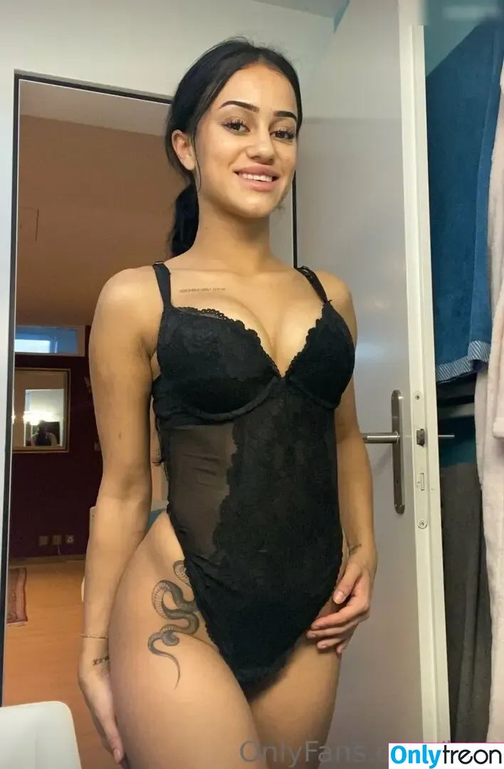 Laurabeb голая photo #0019 (laurachesnok)