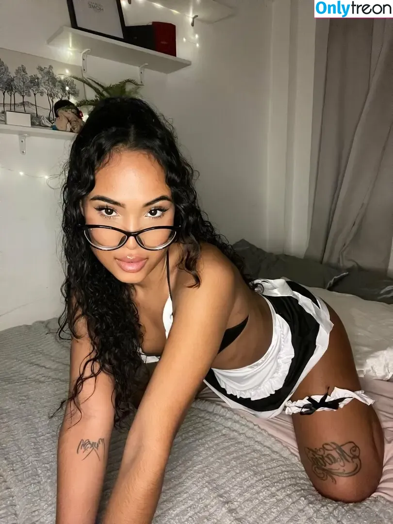lauraclazo nude photo #0006 (lauraclazo)