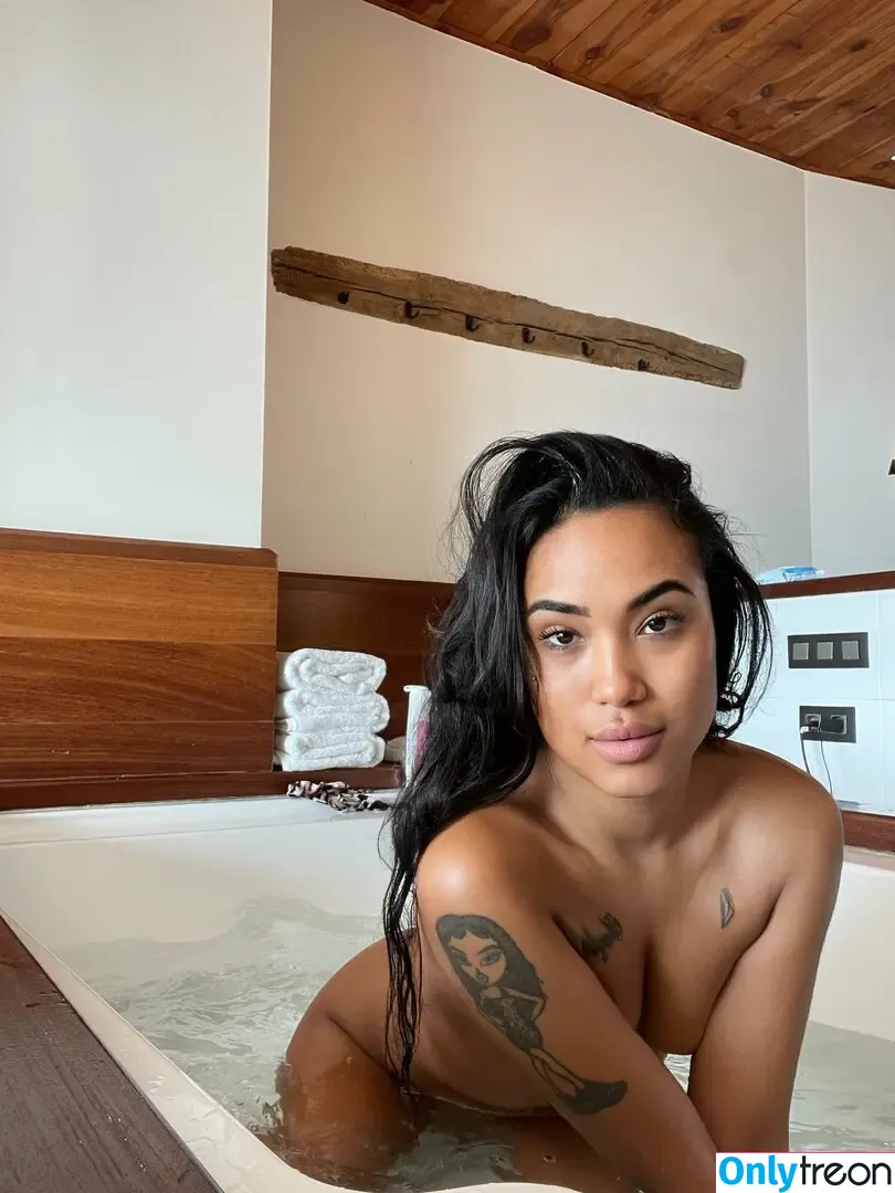 lauraclazo nude photo #0012 (lauraclazo)