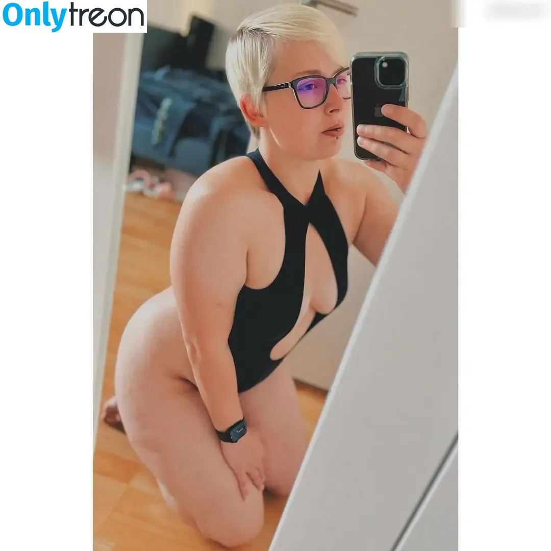 lauradenise98 nude photo #0062 (SirCarpeNoctem / _crazy13girl_)