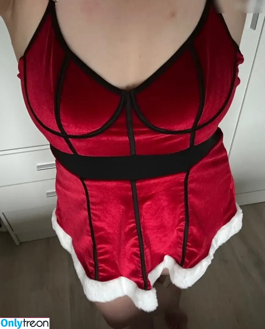 lauradenise98 nude photo #0276 (SirCarpeNoctem / _crazy13girl_)