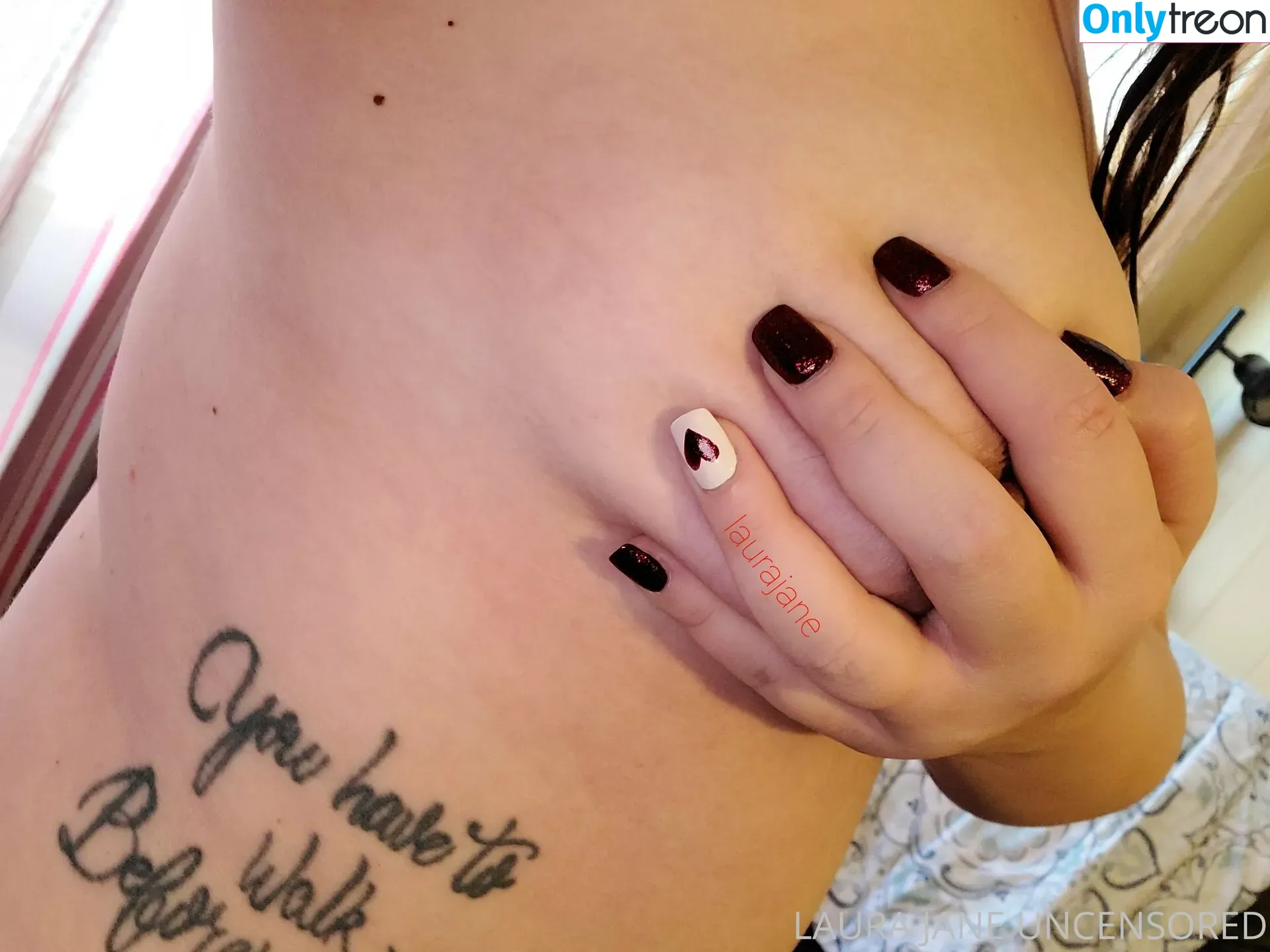 laurajaneuncensored nude photo #0022 (lauricious_)