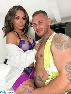 Lauraofficialx / laulou_xx / xofficialxlaurax nude photo #0007