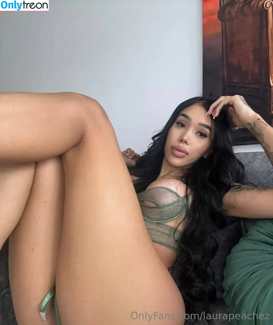 laurapeachez nude photo #0004 (laurapeachez)