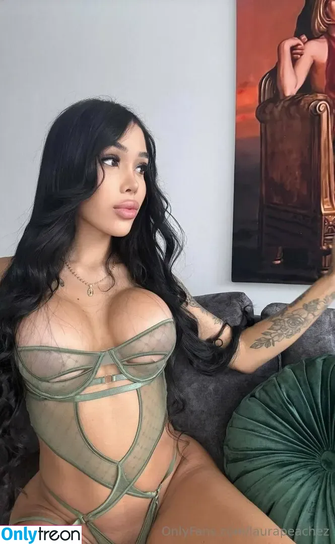 laurapeachez nude photo #0010 (laurapeachez)