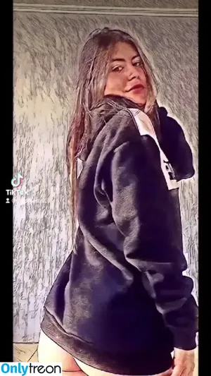 lauratavora / gabyguterres2021 / umapave фото голая #0024