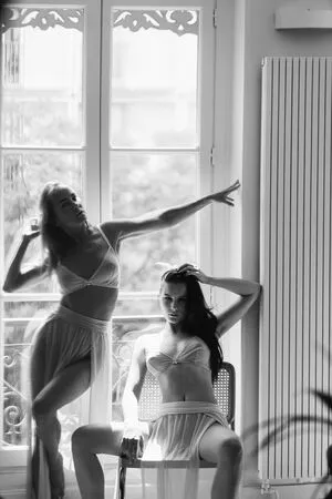 Laure Surlerivage / Lauresurlerivage / laure.surlerivage2 фото голая #0167