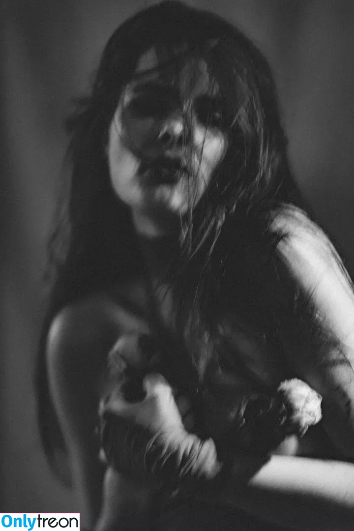 Laure Surlerivage nude photo #0094 (Lauresurlerivage / laure.surlerivage2)