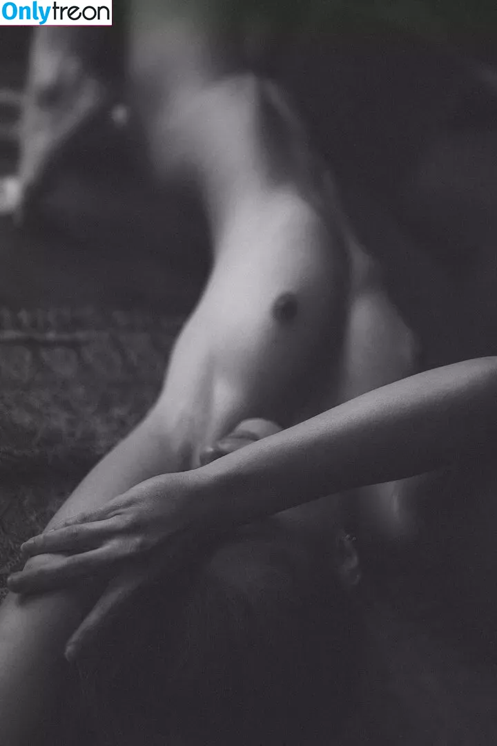 Laure Surlerivage nude photo #0126 (Lauresurlerivage / laure.surlerivage2)