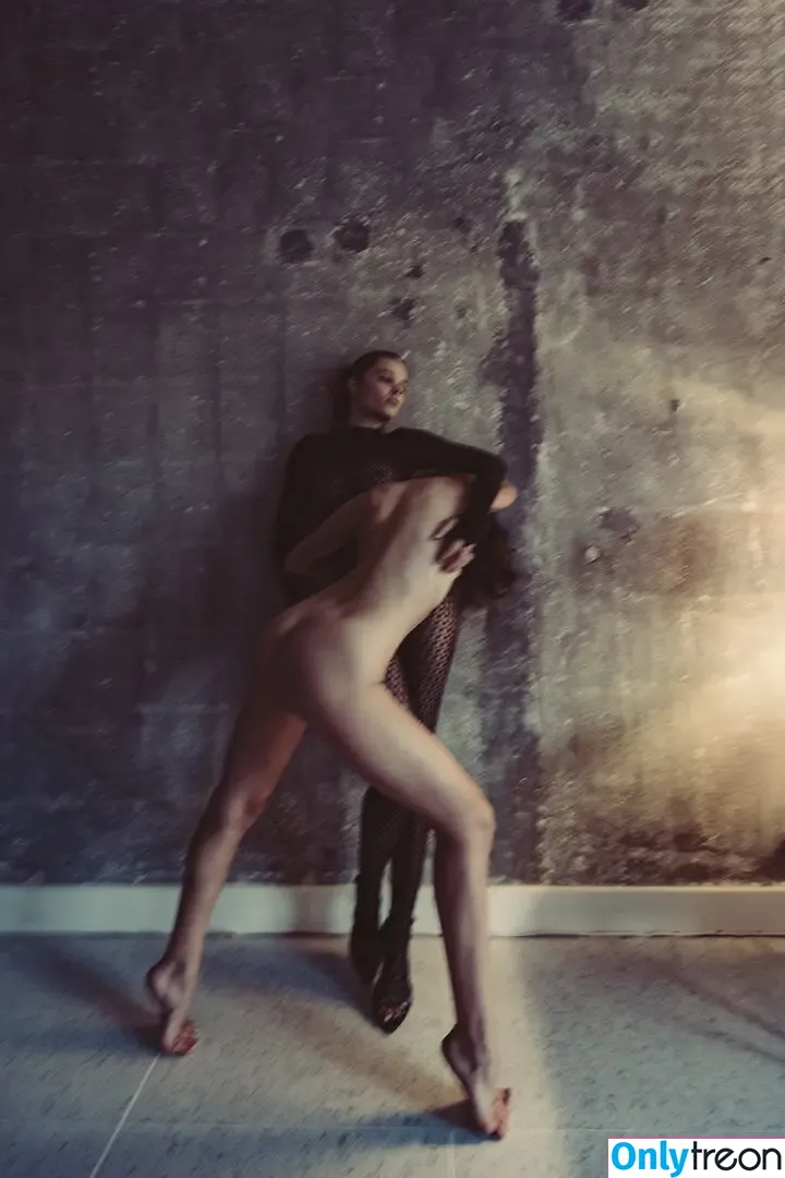 Laure Surlerivage nude photo #0239 (Lauresurlerivage / laure.surlerivage2)