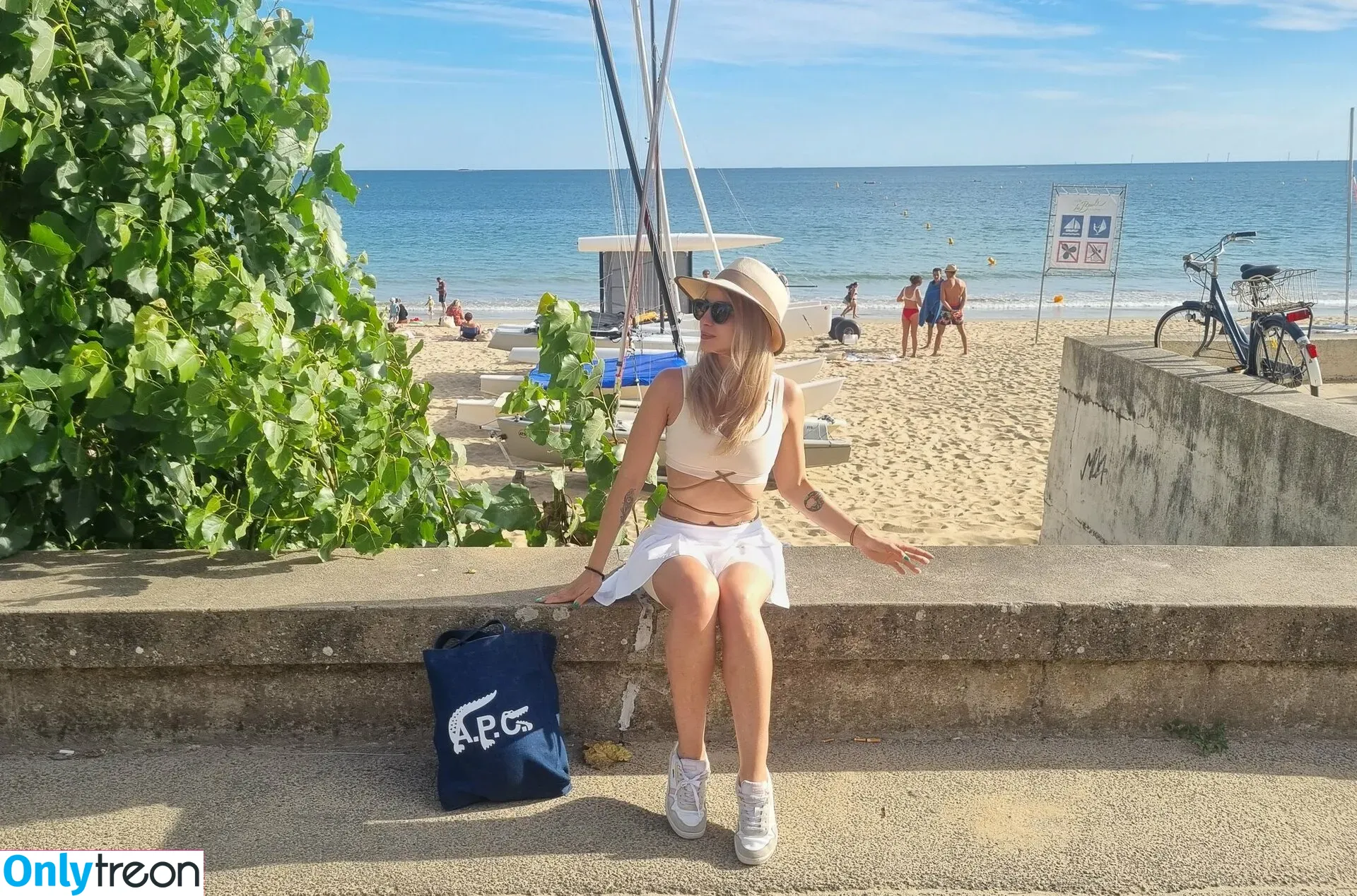Laure Valée голая photo #0034 (laure_bv)