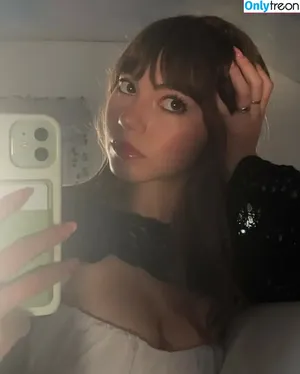 Lauren Donzis / laurendonzis nude photo #0002