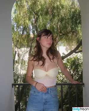 Lauren Donzis / laurendonzis nude photo #0005