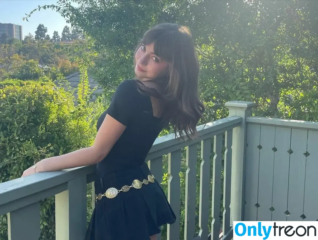 Lauren Donzis голая photo #0020 (laurendonzis)
