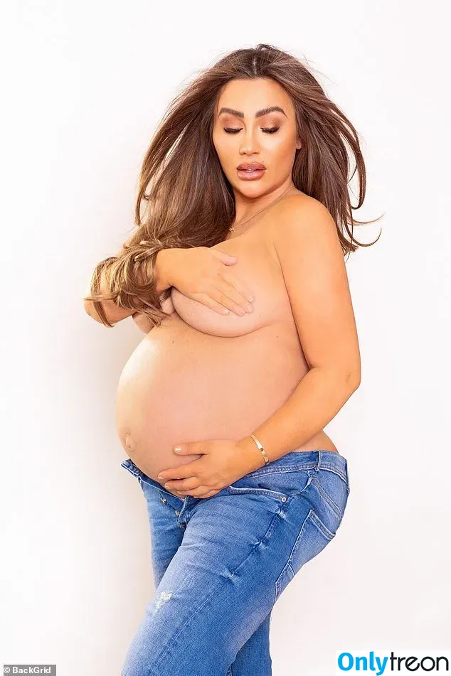Lauren Goodger голая photo #0004 (TOWIE / laurengoodger / laurenrosegoodger)