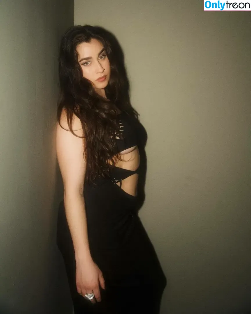 Lauren Jauregui nude photo #0331 (laurenjauregui)