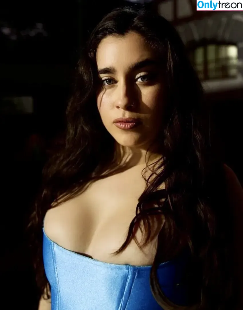 Lauren Jauregui nude photo #0370 (laurenjauregui)