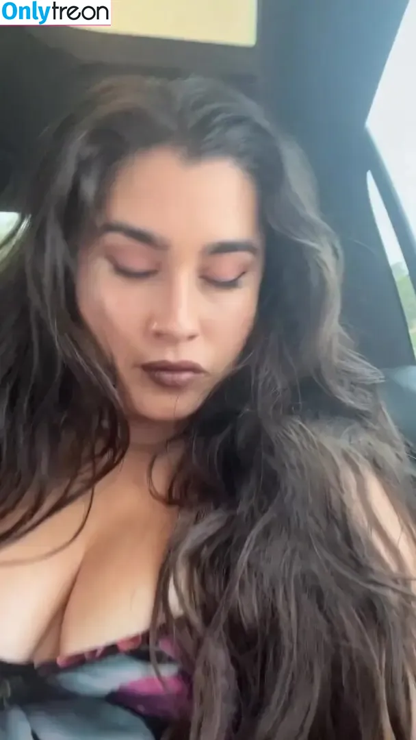 Lauren Jauregui nude photo #0477 (laurenjauregui)