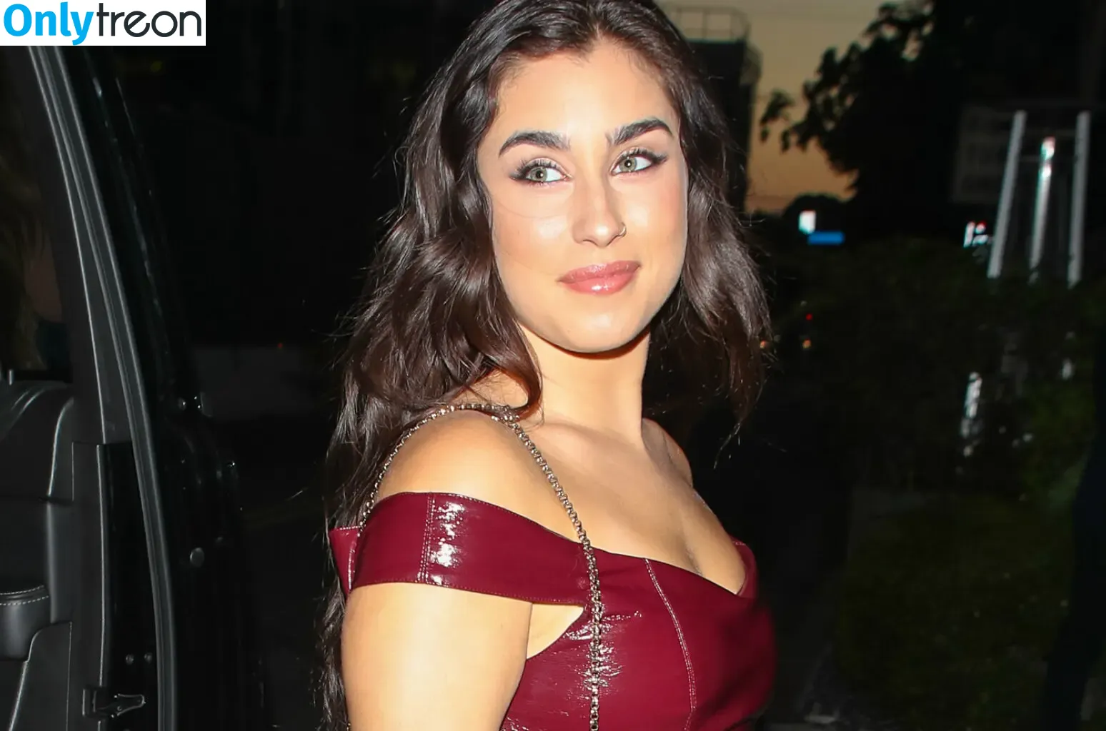 Lauren Jauregui nude photo #0862 (laurenjauregui)