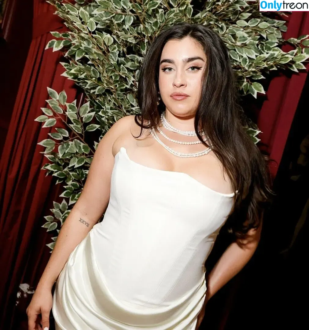 Lauren Jauregui nude photo #0884 (laurenjauregui)