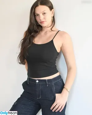 Lauren Jensen / laurennjensenn nude photo #0019