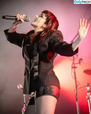 Lauren Mayberry / laurenevemayberry фото голая #1197