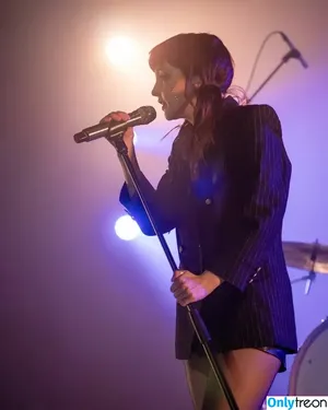 Lauren Mayberry / laurenevemayberry фото голая #1201