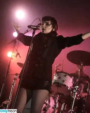 Lauren Mayberry / laurenevemayberry фото голая #1209