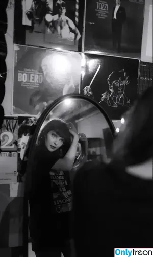 Lauren Mayberry / laurenevemayberry фото голая #1233