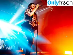 Lauren Mayberry / laurenevemayberry фото голая #1385