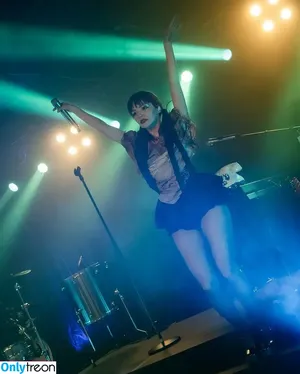 Lauren Mayberry / laurenevemayberry фото голая #1396