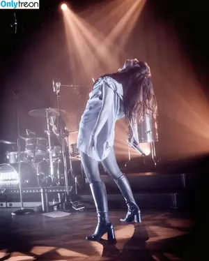 Lauren Mayberry / laurenevemayberry фото голая #1400