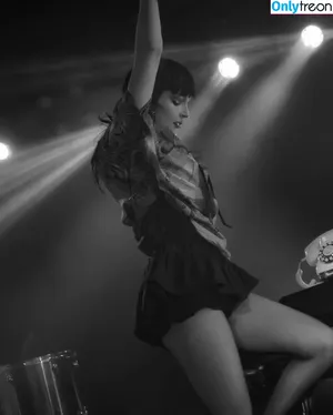 Lauren Mayberry / laurenevemayberry фото голая #1403