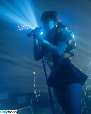 Lauren Mayberry / laurenevemayberry фото голая #1407