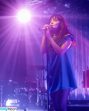 Lauren Mayberry / laurenevemayberry фото голая #1413