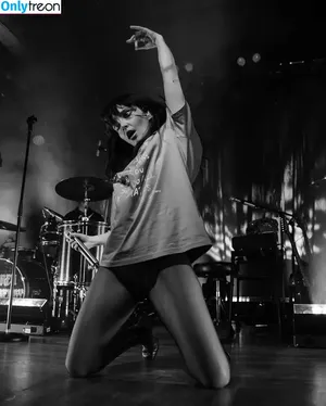 Lauren Mayberry / laurenevemayberry фото голая #1427