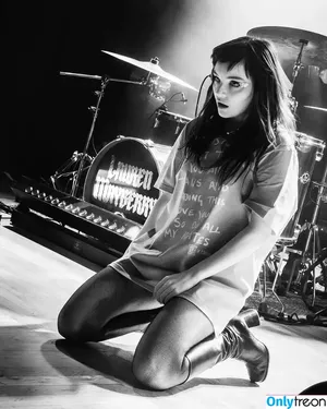 Lauren Mayberry / laurenevemayberry фото голая #1435