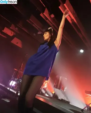 Lauren Mayberry / laurenevemayberry фото голая #1445