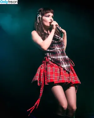 Lauren Mayberry / laurenevemayberry фото голая #1456